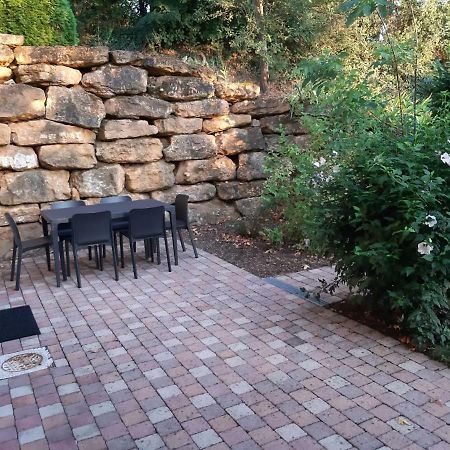 Appartement Dans Propriete Calme En Pleine Nature Charbonnieres-les-Bains Exterior photo
